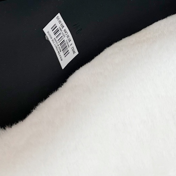 NWT Torrid Pointed Toe Snakeskin Heeled Booties in Black - Picture 6 of 8